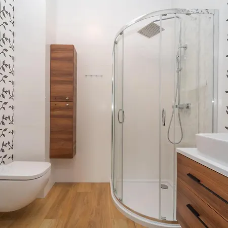 Golden Garden Gates Apartment