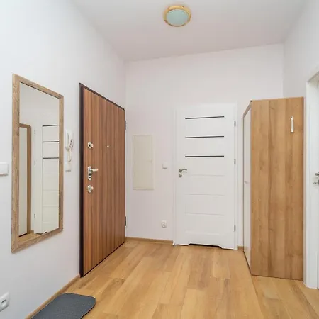 Golden Garden Gates Apartment *