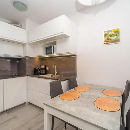 Golden Garden Gates Apartment