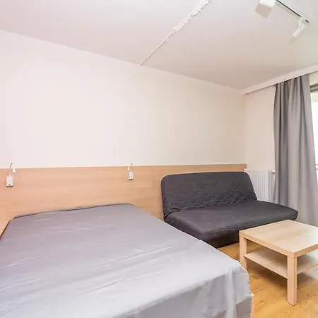Golden Garden Gates Apartment *