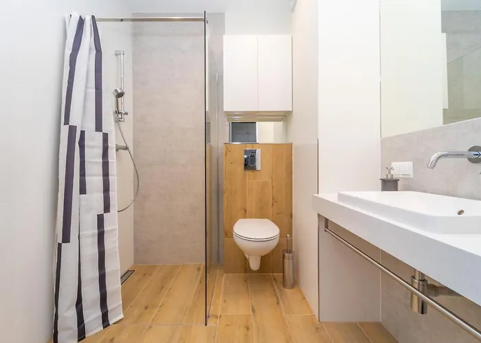 Golden Garden Gates グダニスク